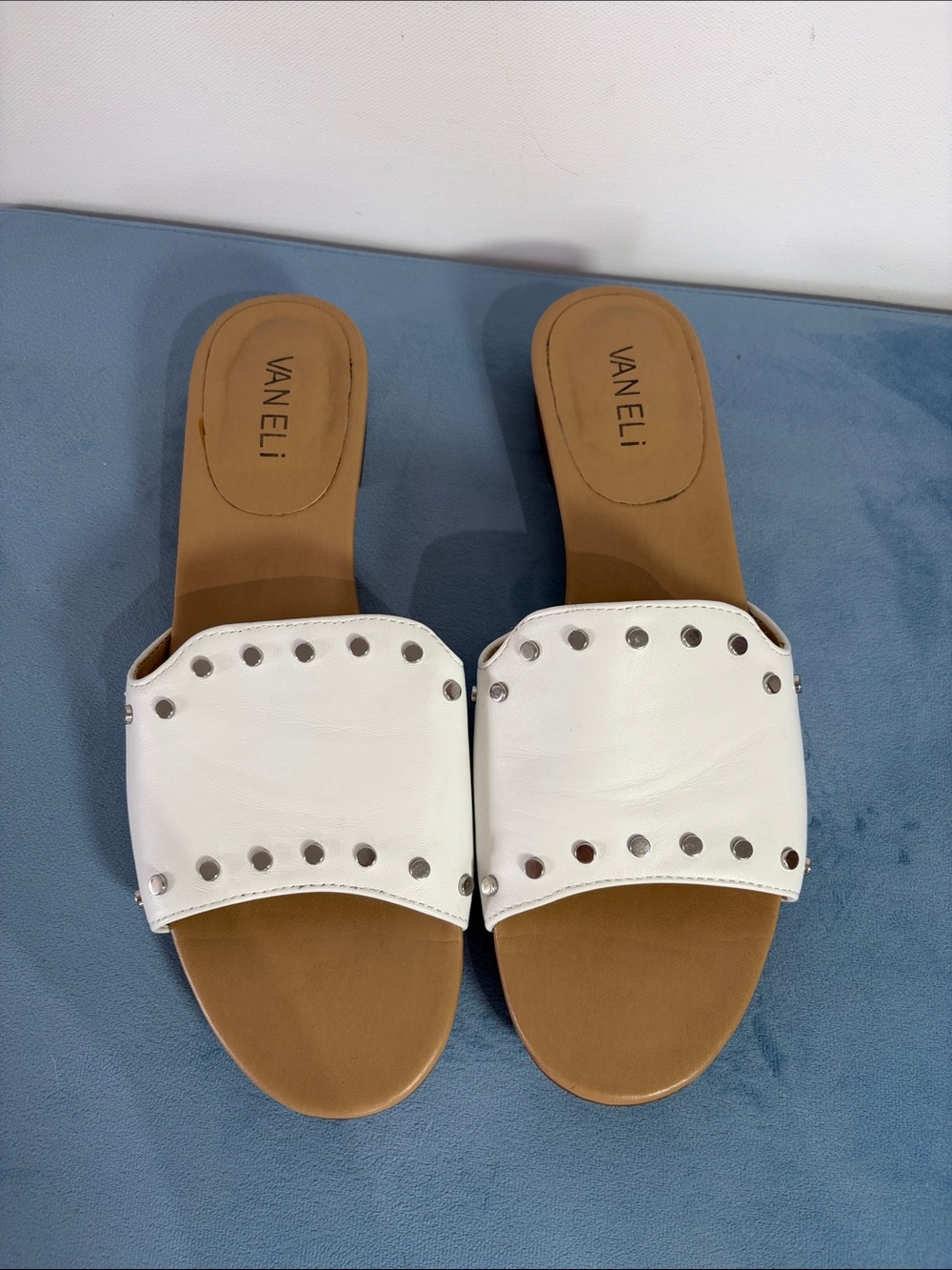 Vaneli White Leather Slide Sandals with Silver Studs 9.5
